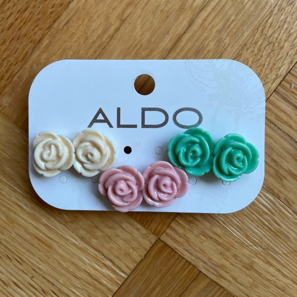 Aldo Jewelry - 💸Free Add On💸 Aldo Flower Stud Earrings